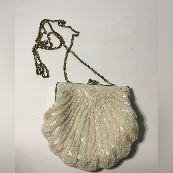 Vintage La Regale LTD Hand Made Seed Bead Clamshell Formal Wedding Purse - Picture 2 of 7